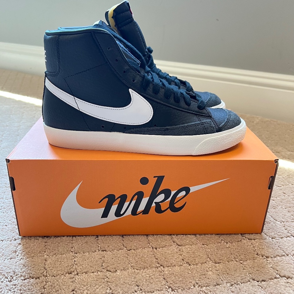Nike Blazer Mid ‘77 Vintage Sneaker Shoe “Black White” Size 7 Men/ 8.5 Women NEW